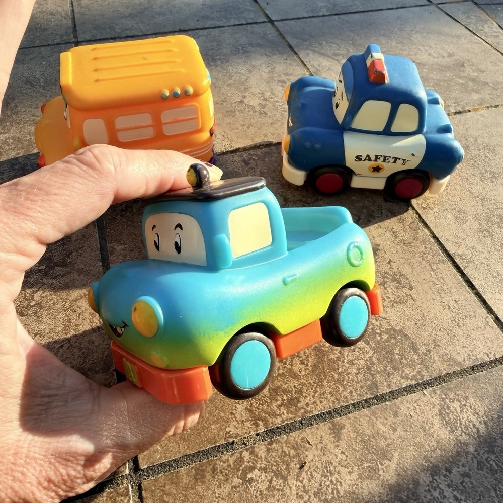 My B Toys Pull Back Groovy Van, Police Car, School Bus Lot‎ Of 3